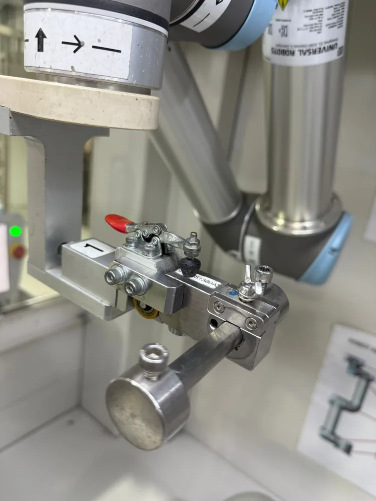 Manual tool interface